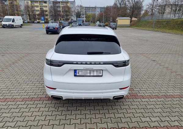 Porsche Cayenne cena 319900 przebieg: 51300, rok produkcji 2020 z Janów Lubelski małe 379